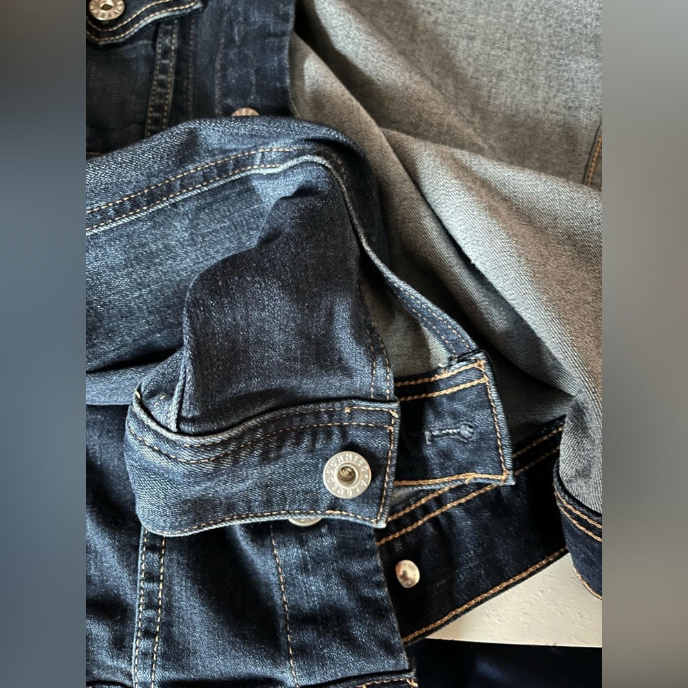 AG Adriano Goldschmied Robyn Blue Jean Jacket w/contrast stitching lightweight M - Picture 4 of 8
